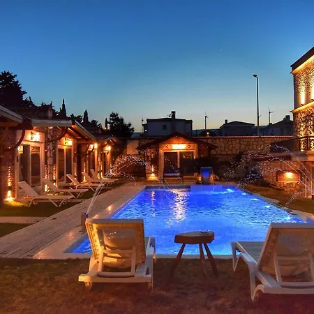 Wood Town فندق 3*