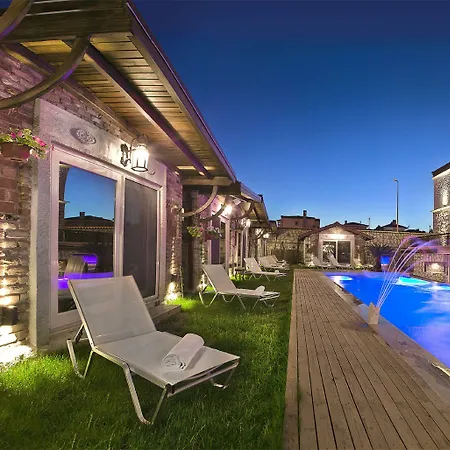 Hotel Wood Town 3*