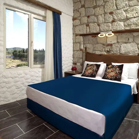 Wood Town Hotel